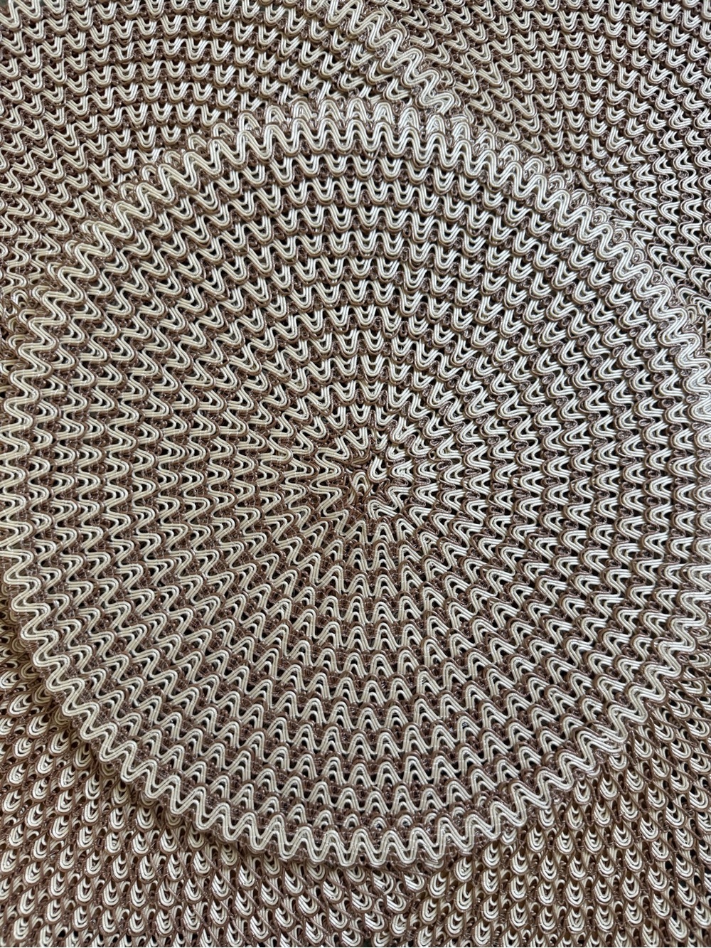 Neutral Woven Round Placemat - Beige & White set of 6